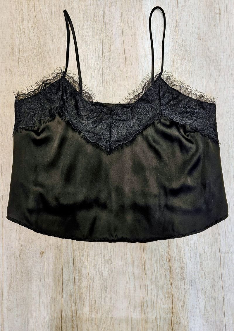 L537 Top sedita con puntilla ancha