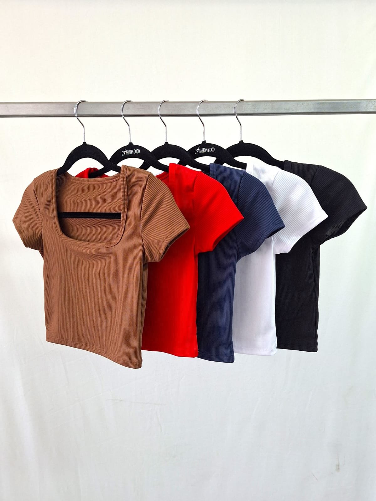 Remera cuello cuadrado manga corta morley soft 2026