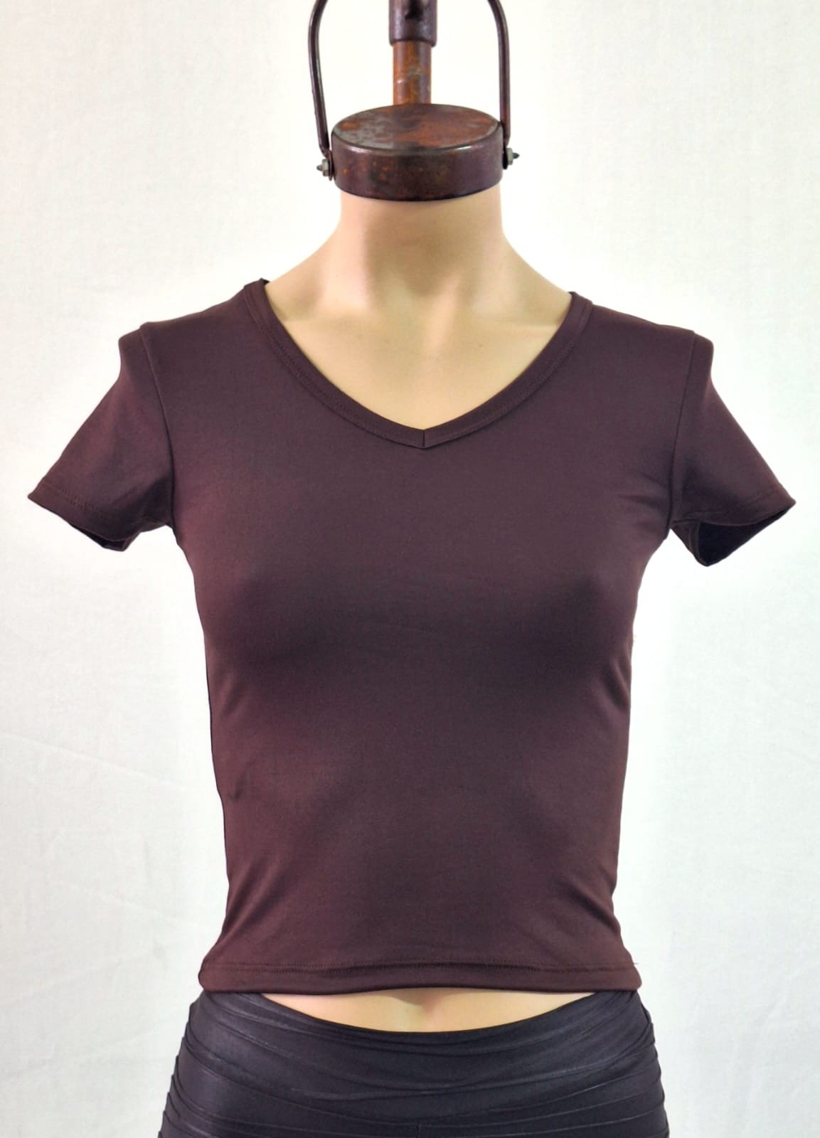 Remera cuello V manga corta por talle 1, 2 y 3 modal soft 2026