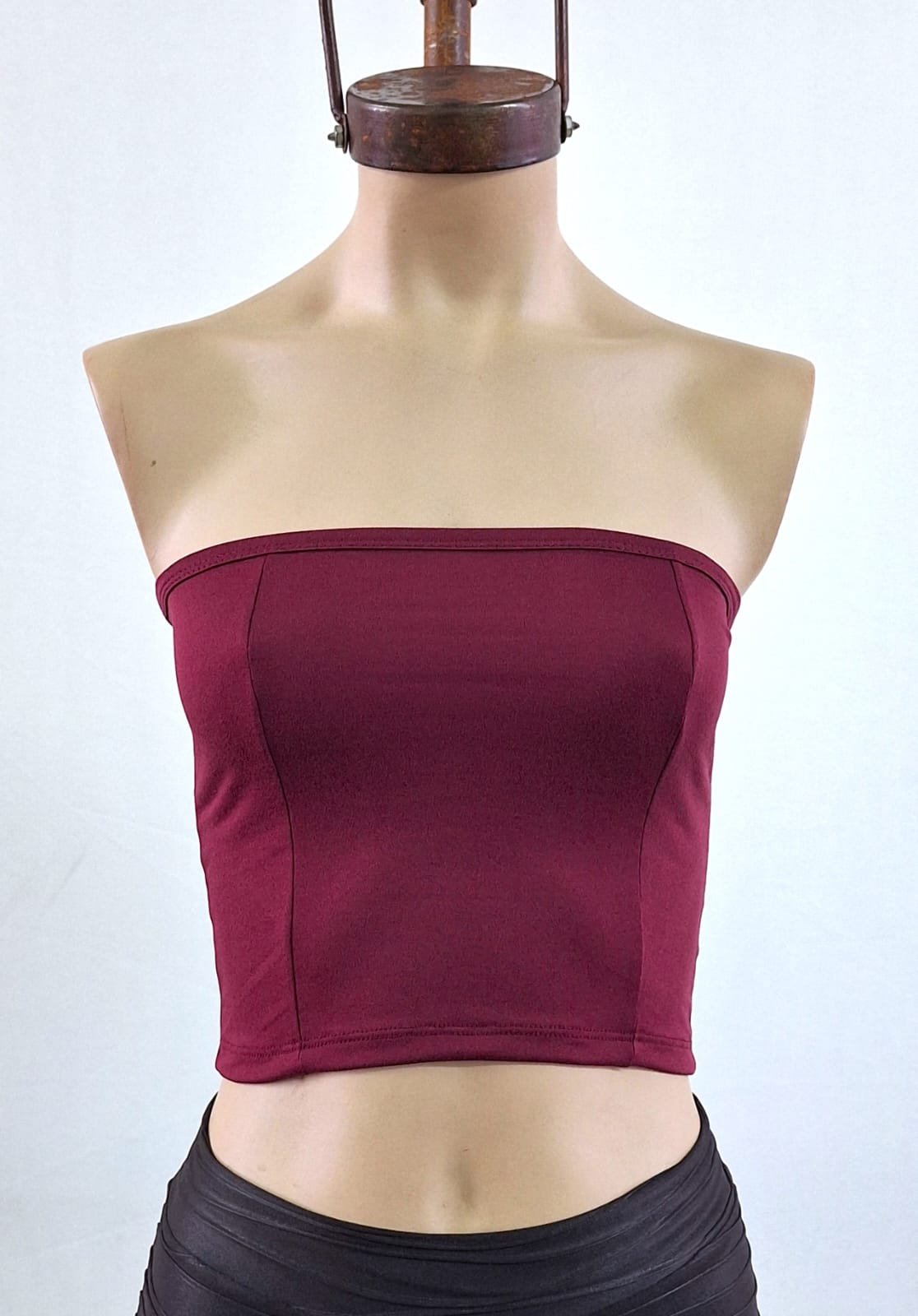 Strapless con recorte modal soft 2026